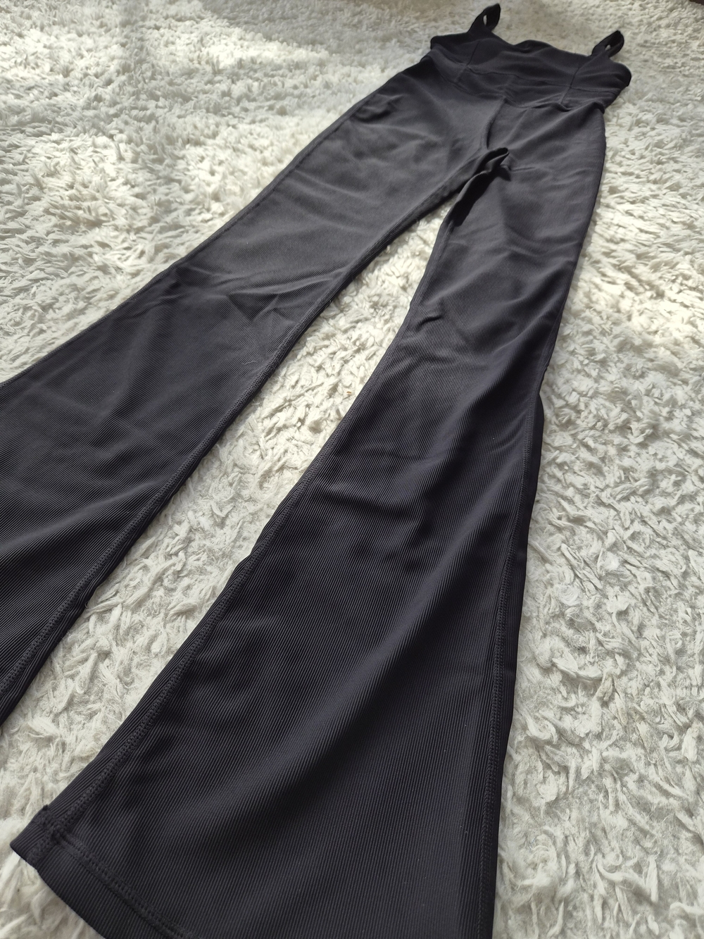 Black Sleeveless Flared Jumpsuit - Picture 7 of 15